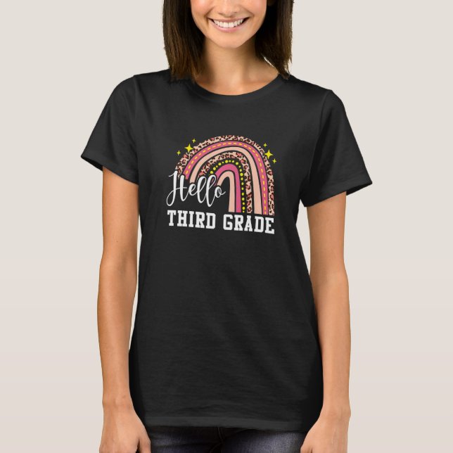 Hej Tredje Klass 3:e Klass Regnbåge Leopard Bak T Shirt (Framsida)