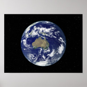 Hel upplyst jord centrerad på Australien och ocean Poster