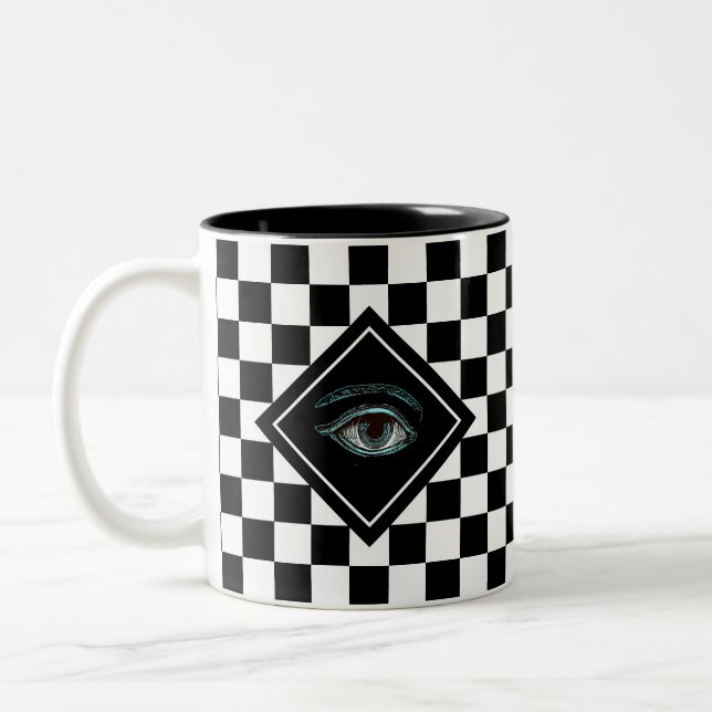 Hela Öga på Black & White Chess Magic Mugg (Vänster)