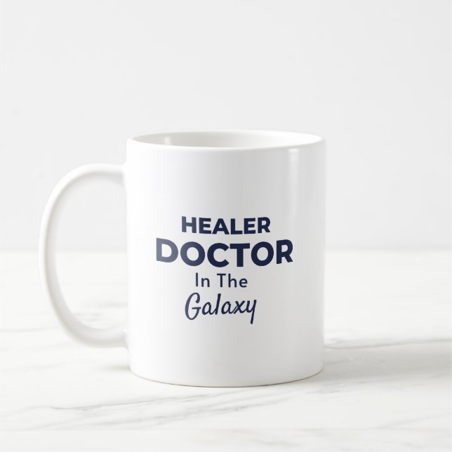 Helande Doktor i Galaxen Typografi Design Kaffemugg (Vänster)
