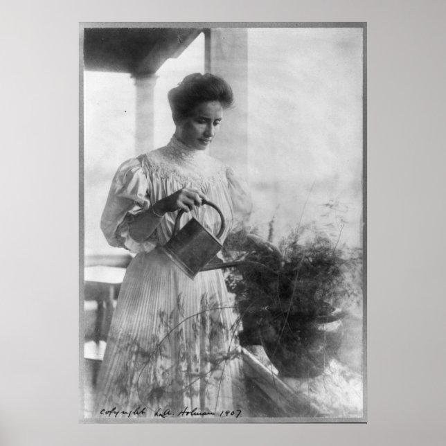 Helen Keller Watering Plants Porträtt Poster (Framsidan)