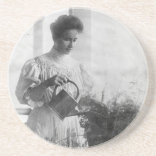 Helen Keller Watering Plants Porträtt Underlägg Sandsten