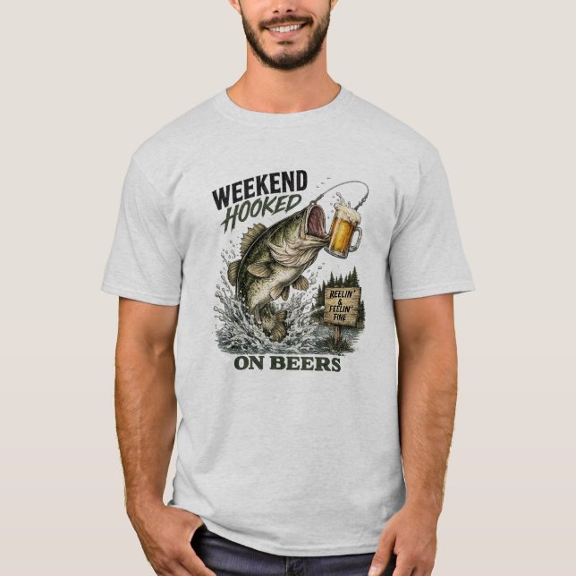 Helg Förhäxad av Öl | Rolig Fiske Öl T Shirt (Framsida)