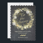 Helgdag av Guld Snowflake-utandning Julkort<br><div class="desc">Vackra helgdag av chic, glatt snöflingor och stjärnor i skuggor av guld och vit faux-kritbakgrund illustrerad på anpassningsbar Business | Helgdagskort för företag. Toppens elegant och moderna platta helgdagskort som du kan anpassa helt med din egen formulering för att fira den kommande vinterjulhelgen! Du kan också ändra textens storlek, teckensnitt...</div>