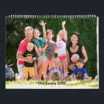 Helgdag för Family Photo Personalize IT-Anpassning Kalender<br><div class="desc">Helgdag med familjefotografier. Byt ut bilderna mot dina egna. Foton i familjen är Photography © Storytree Studios,  Stanford,  CA. Dessa foton är tillgängliga som exempel på använda och ger tillstånd för Zazzle-butiksinnehavare.</div>