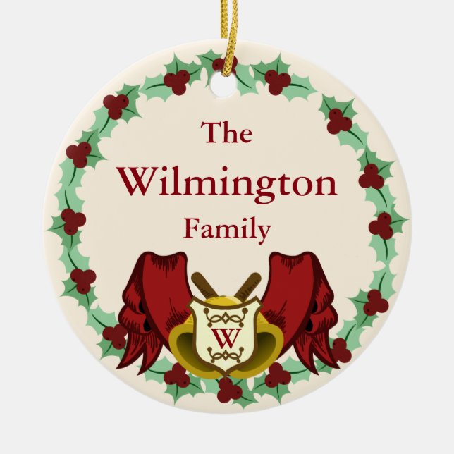 Helgdag Holly Wandan & Klockor Monogram Family Nam Julgransprydnad Keramik (Framsidan)
