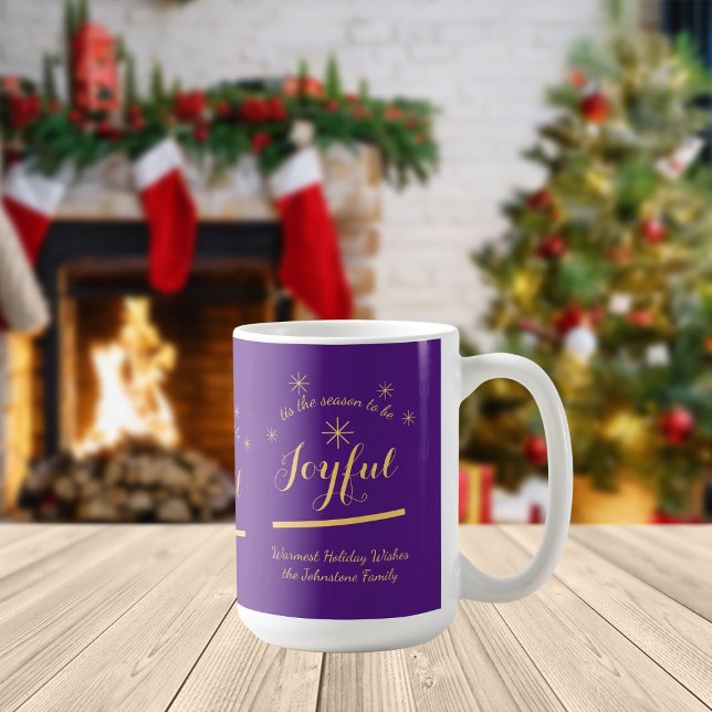 Helgdag Joy - "Detta är säsongen för Glatt" Lila Kaffemugg (Help create more Joy this holiday season. Give this cheerful purple mug with a warm holiday message.)