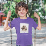 Helgdag Pet Birthday Photo Ram Personlig T Shirt<br><div class="desc">Lägg till foto från ditt sällskapsdjur med personlig namn för att göra en unik bild för helgdagarna och familjen. Om du vill göra ytterligare anpassningar användor du knappen "Anpassa" som är kapslad under länken "Anpassa" ovan och användor verktyg som designen för att ändra mallen och justera fotot.</div>