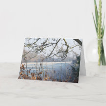 Helgdagjulkort - frostig vinterplats