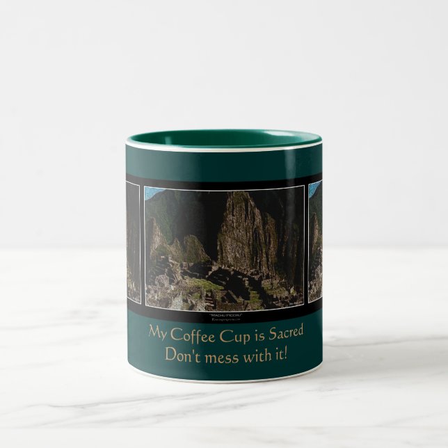 ’Helig Coffee Kopp’ Machu Picchu Incan Humor Mugg (Center)