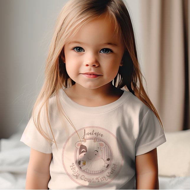 Heliga Cow.. Jag är Cute Baby T-Shirt (Skapare uppladdad)