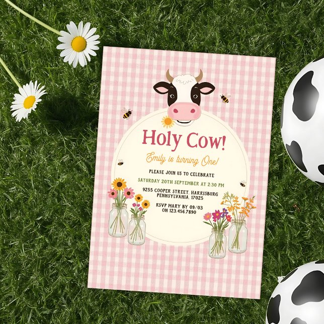 Heliga Ko Blommig Rosa Gingham Flicka 1-årsdag Inbjudningar (Holy Cow Girl Birthday Invitation Pink Gingham 1st Birthday Party Invite with Flowers and Cow)