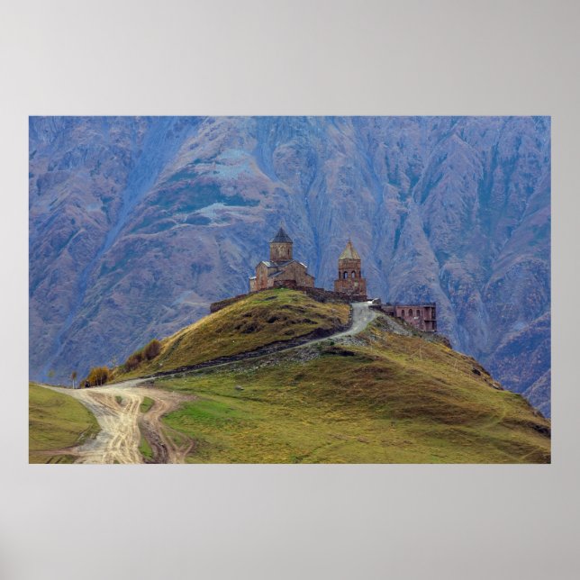 Heliga Trinity Church Stepantsminda Kazbegi Georgi Poster (Framsidan)