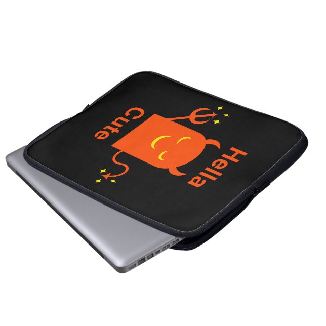 Hella Cute Laptop Fodral (Framre botten)