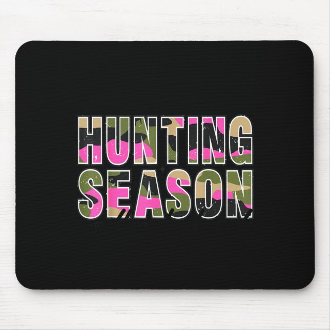 Hello Deer Season Goodbye Boyfriend Camo Flag Hunt Musmatta (Framsidan)