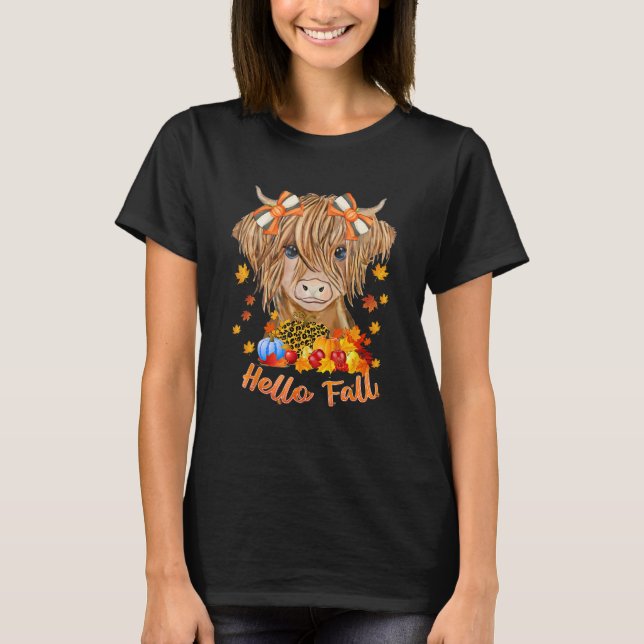 Hello Fall Fluffy Highland Cow With Pumpkin Thanks T Shirt (Framsida)