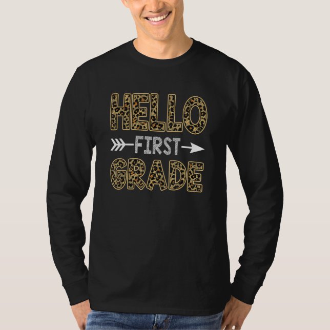 Hello First Grade Team 1st Grade Leopard Back To S T Shirt (Framsida)