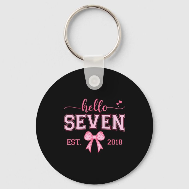 Hello Seven Est 2018 Coquette Bow 7th Birthday Gir Nyckelring (Framsida)