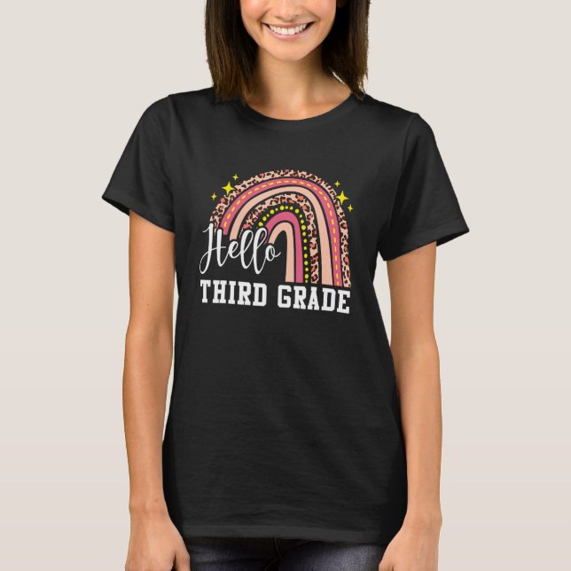 Hello Third Grade 3rd Grade Rainbow Leopard Back T T Shirt (Framsida)