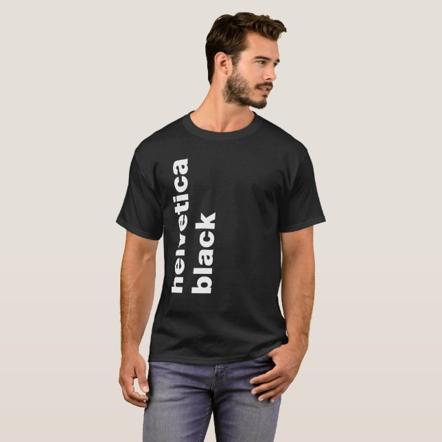 helvetica svart tee shirt (Hel framsida)