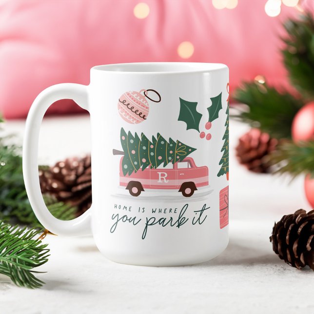 Hem är där man parkerar Rosa Van Julgran Kaffemugg (Home Is Where You Park It Pink Van Christmas Tree Coffee Mug)