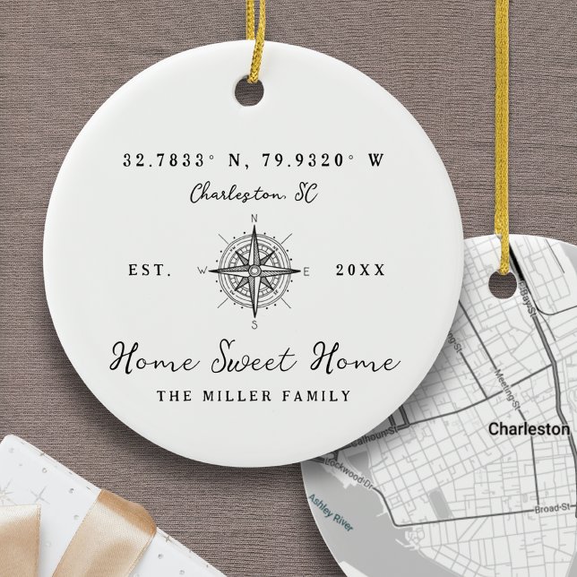 Hem Hem Hem Latitude Longitude Personlig Julgransprydnad Keramik (Home Sweet Home Ornament Latitude and Longitude Coordinates Personalized Address Custom Location)