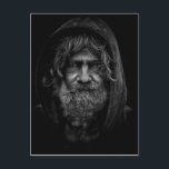 Hemlös och hjälplös man i svartvitt vykort<br><div class="desc">Hemlös och hjälplös man i svartvitt. Lägg till din egen text. frontiernow.com</div>