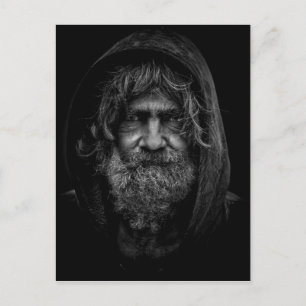 Hemlös och hjälplös man i svartvitt vykort