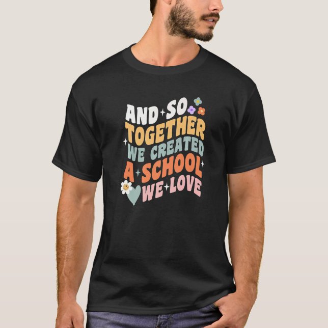 Hemskolan Kärlek Groovy Homeschool Lärare Mamma T Shirt (Framsida)