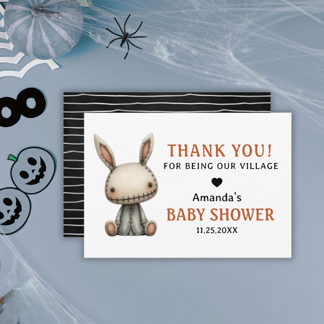 Hemsökt bybo Halloween-babydusch Tack Kort (Haunted Village Halloween Baby Shower Thank You Card)