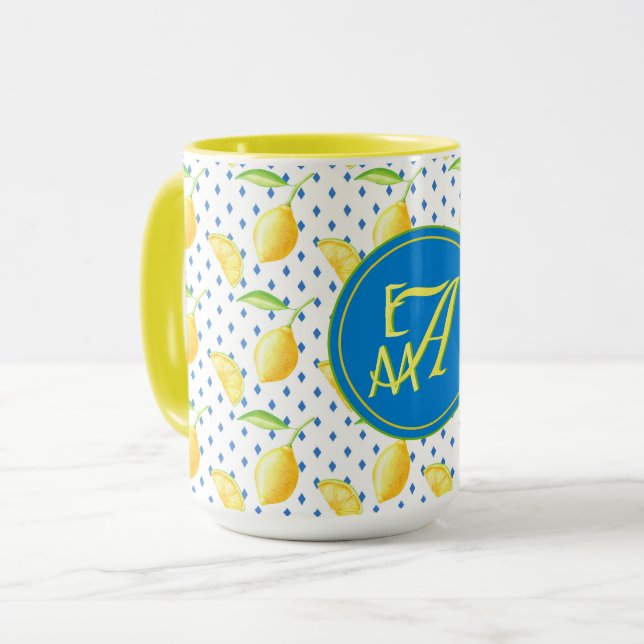 Hemtextil med monogram i kunglig blå färg från Cit Mugg (Framsida vänster)