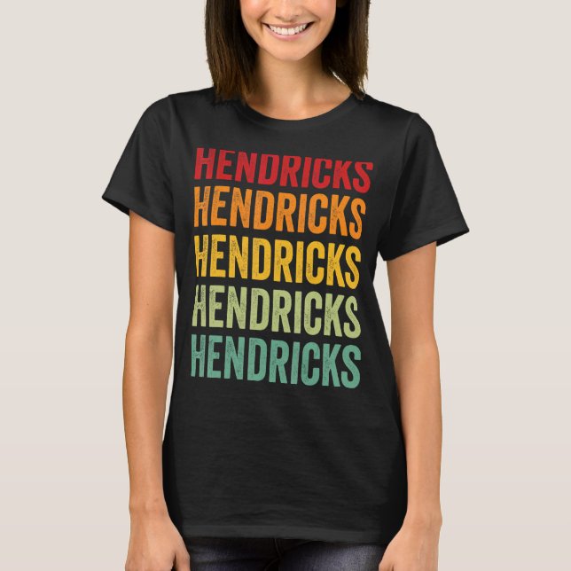Hendricks County Indiana Rainbow Text Design T Shirt (Framsida)