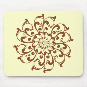 Henna virvlar runt mandalaen musmatta