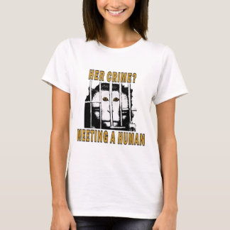 Henne som är brotts-? t-shirt