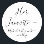 Hennes favoritbröllop är för godis att gå och beha runt klistermärke<br><div class="desc">hennes favoritkandisekal i bröllop,  prisvärd behandling för att gå till godo,  personlig-kaka för mottagning,  möhippa baby-förlovningsfest,  att gå goodie-anpassa din väska,  skräddarsydd firande-tack-etikett,  välkomstboxar för hotell,  bachelorette och hans favoritetiketter,  samlas lätt för gäster,  brud anpassningsbar vit runt</div>