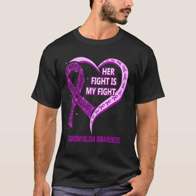 Hennes kamp är min kamp mot Fibromyalgia Awareness T Shirt (Framsida)