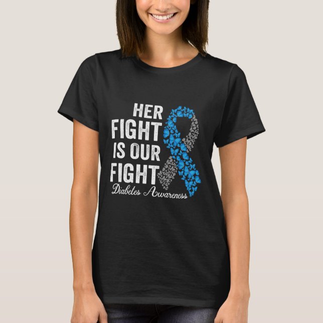 Hennes kamp är vår typ 1-diabetes. t shirt (Framsida)