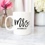 Hennes mycket egna Personlig Jumbo Mugg<br><div class="desc">Ge,  hennes mycket egen jumbo storlekssorterade personlig mugg med en stor vismisk typografi "Mrs" och hennes efternamn. Det finns även ett motsvarande mugg för Mr.</div>