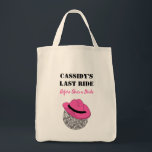 Hennes sista Ride Disco Cowgirl Bachelorette Party Tygkasse<br><div class="desc">Den här personligen är livsmedel i påsen perfekt för din discocowgirl,  den röda bakteriefesten. Det illustrerar ett disco boll med en rosa cowboyhatt och ditt eget budskap om anpassningsbar i svart och rosa.</div>