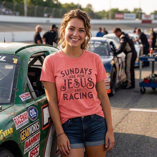 Hennes "Söndagar är för Jesus och racing" T Shirt (Skapare uppladdad)