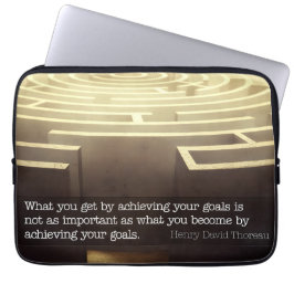 Henry David Thoreau inspirationsoffert "Become" Laptop Fodral