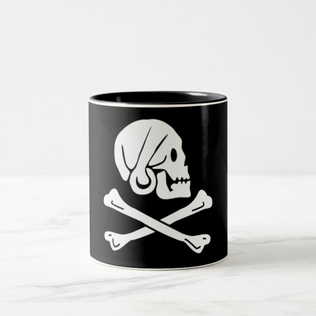 Henry varje autentisk piratflagga Två-Tonad mugg (Center)