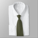 Herbal Grönt Tea Löv Mid Century Solid Färg Slips<br><div class="desc">Neck Tie business kostym och avslappnad roligt påstående klädtillbehör som är tryckt med Herbal Grönt Tea Löv Classic 1950:s 1960:s Mid Century Retro Vintage Solid mode Design från 1970:s 1970-plan för Solid Färg design av FabricSeal på beställning på Zazzle.com #ZazzleMade https://www.zazzle.com/store/thefabricseal initialer F S för vår fabriksförsegling på nedre delen...</div>