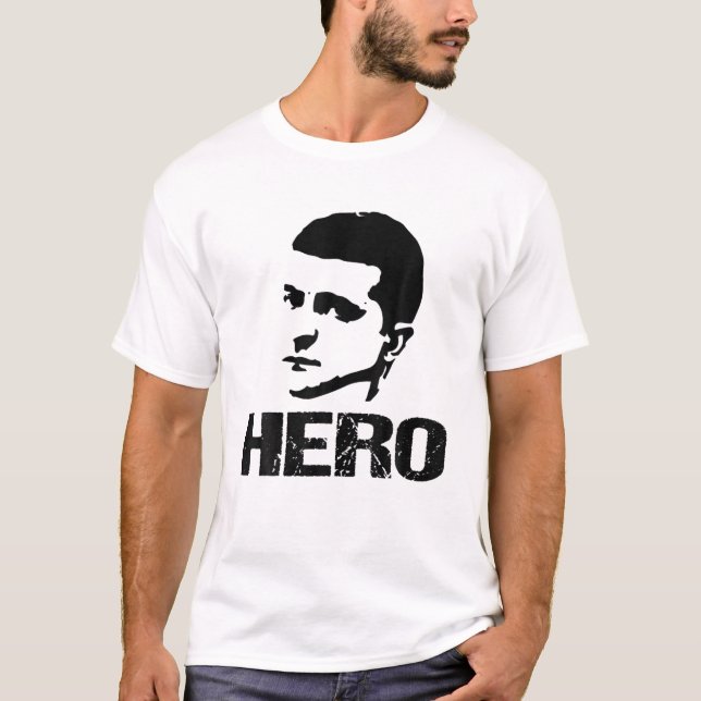 Hero Volodymyr Zelensky I behöver Ammunition inte  T Shirt (Framsida)