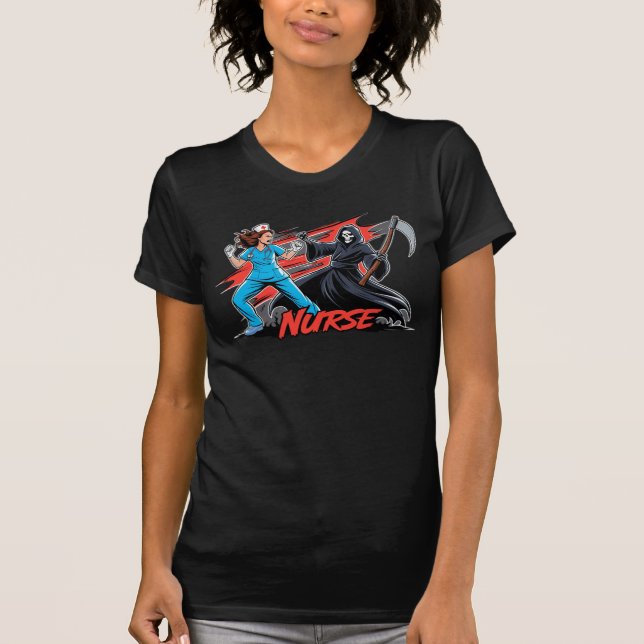 Heroic Nurse vs Grim Reaper Battle – Bold Medical  T Shirt (Framsida)