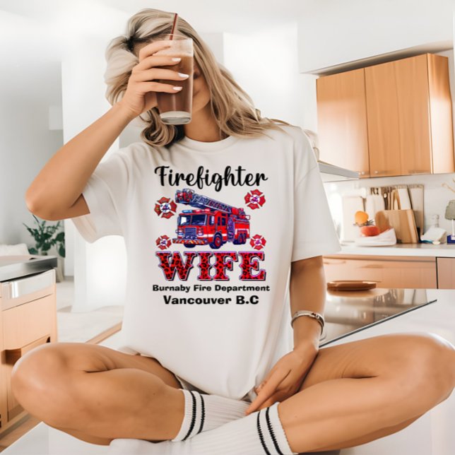 Heroiska brandsläckare, fru som hyllade det pulser t shirt (Skapare uppladdad)