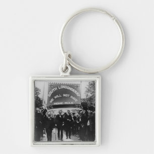 Herr Edward Carson Fyrkantig Silverfärgad Nyckelring
