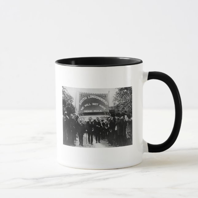 Herr Edward Carson Mugg (Höger)