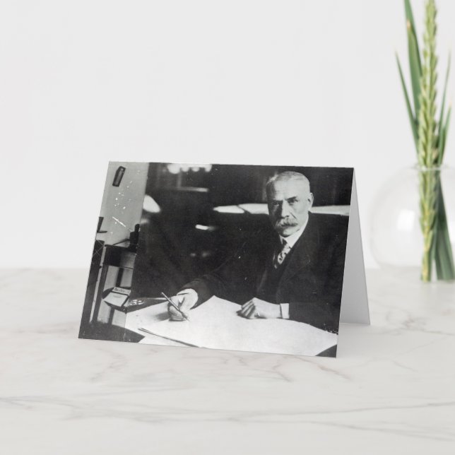 Herr Edward Elgar arbetar med en orkestral poäng Kort (Framsida)