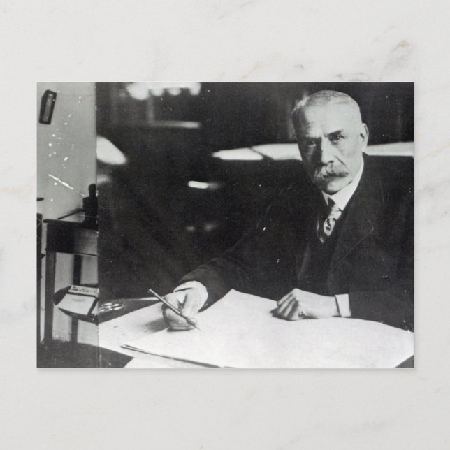 Herr Edward Elgar arbetar med en orkestral poäng Vykort (Framsida)
